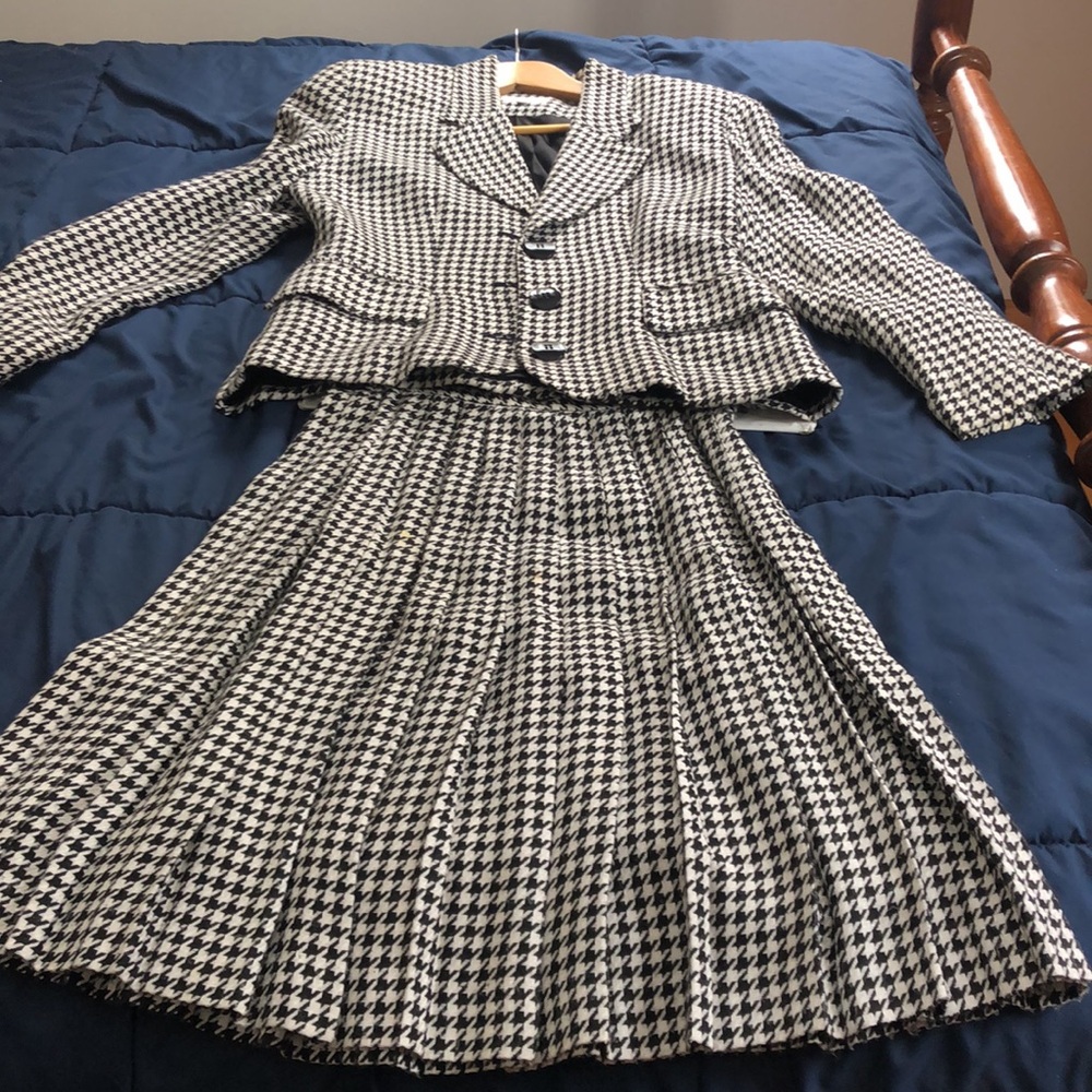 Ann Taylor Black and White Houndstooth Skirt Suit